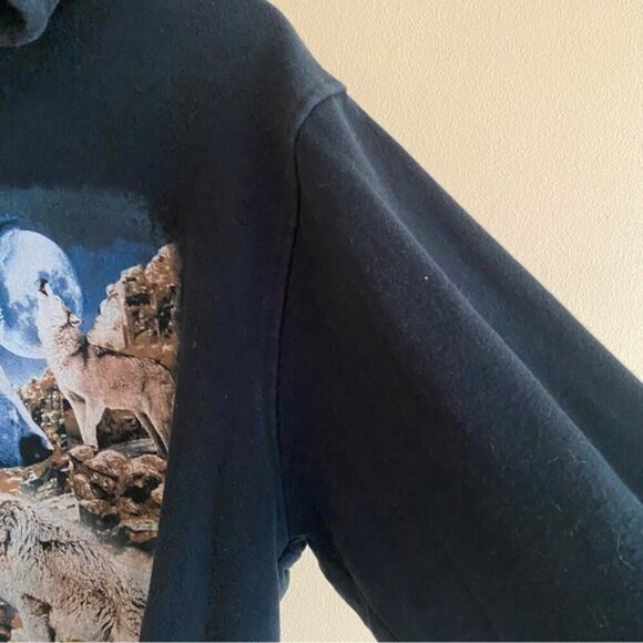 Vintage Black and Blue Wolf Graphic Hoodie - Picture 6 of 15